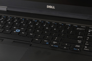 لپ تاپ DELL 5580 استوک - Image 15